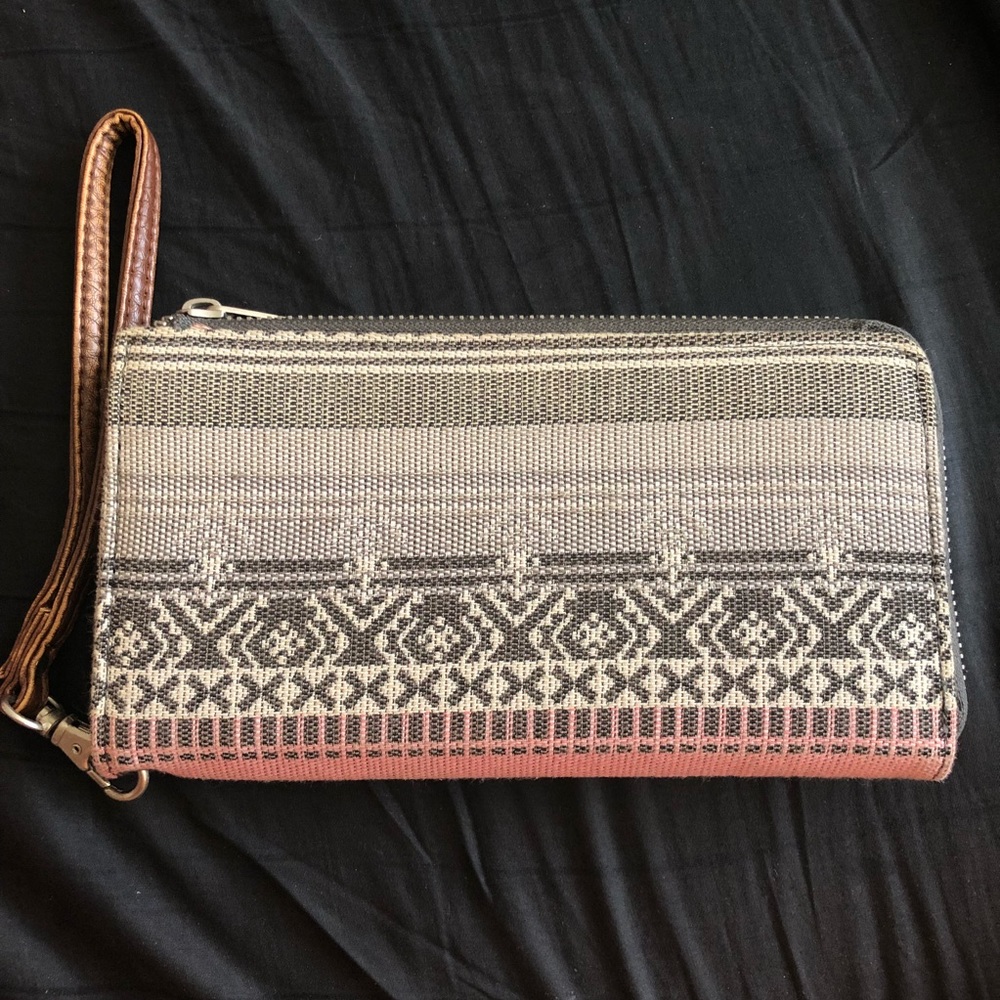 Aeropostale Wristlet